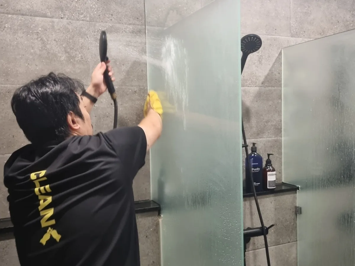 청양군 남양면 헬스장 복도·대기 동선 야간 위생청소 사례 - 행진크린