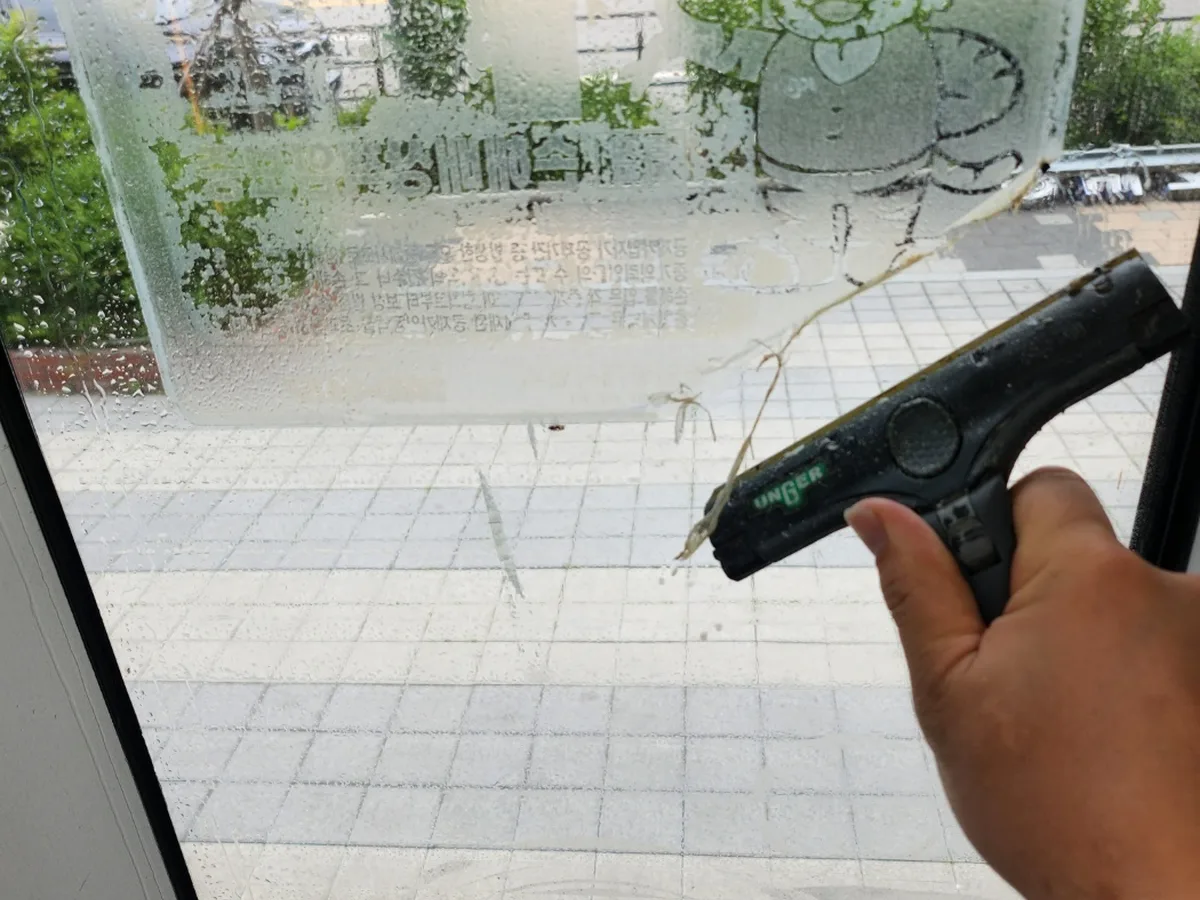 예산군 대흥면 사무실 고층 외창 장비 주변 정밀 위생청소 사례 - 행진크린